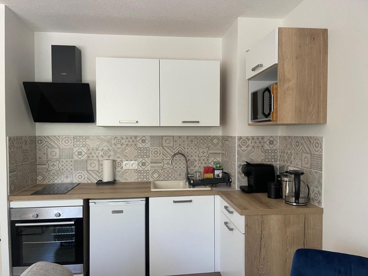 Au Calme Proche Centre-Ville, Studio Renove Avec Equipements Neufs Et Parking Prive Гап Екстериор снимка