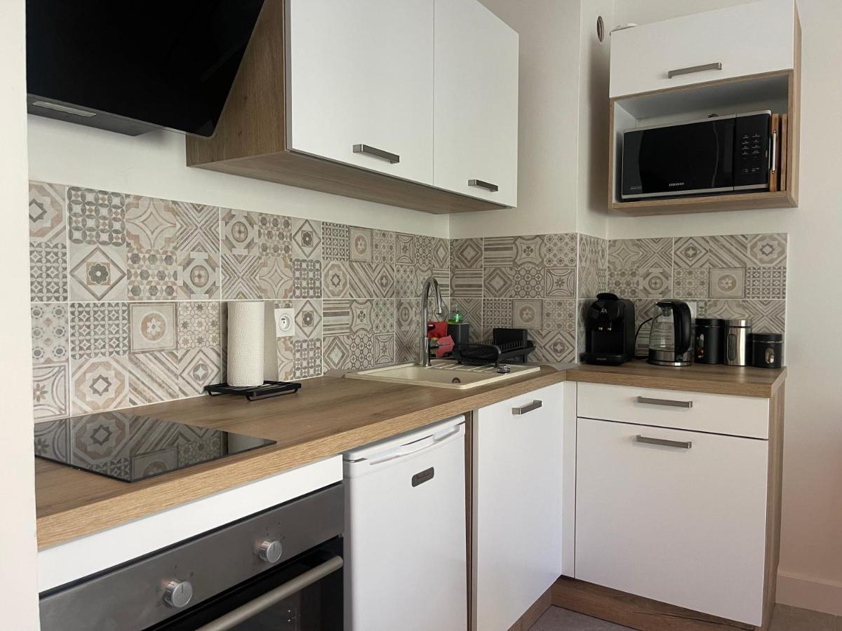 Au Calme Proche Centre-Ville, Studio Renove Avec Equipements Neufs Et Parking Prive Гап Екстериор снимка